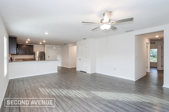 Photo - 3399 Lakeland Ave