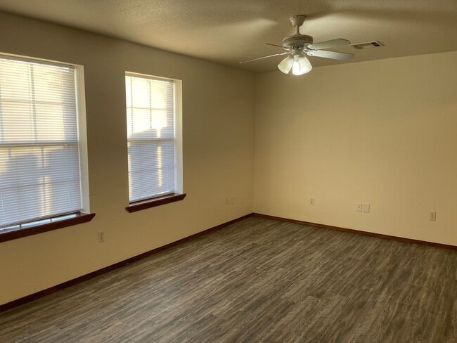 Photo - 3 bed 1 bath all new inside, fenced yard, Blanchard Schools!