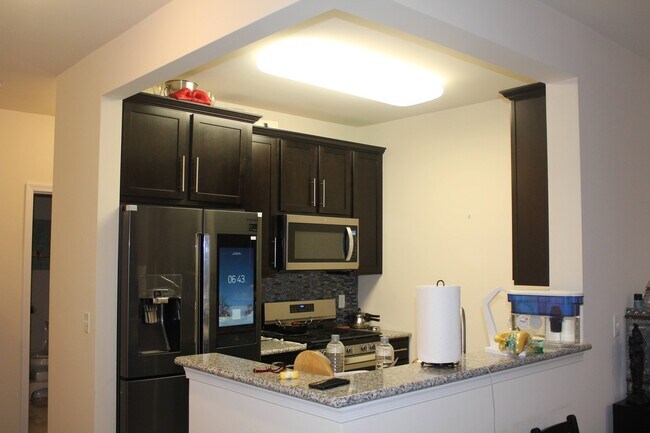 Kitchen - 918 Campbell St Unit 918