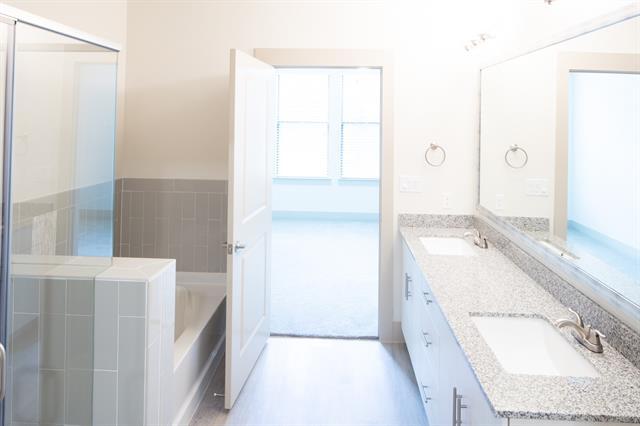 Photo - 2100 Moser Ave Unidad 119