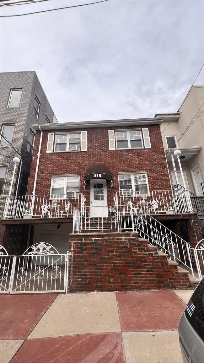 Photo - 416 6th St Unit 3