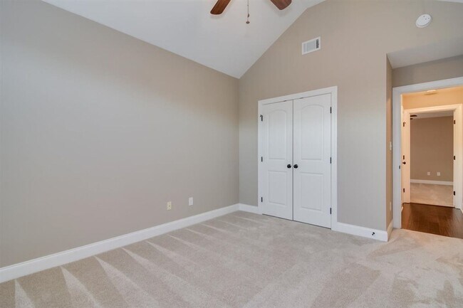 Photo - 219 Sandleton Way