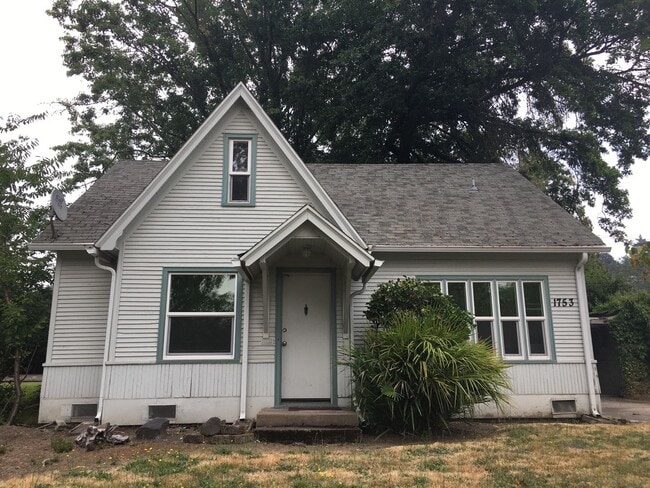 Building Photo - 1753 Villard St