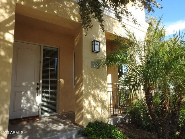 Photo - 121 N California St