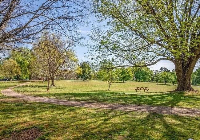 Photo - 4050 Forest Hill Ave Unit 4050 Forest Hill Avenue #U35