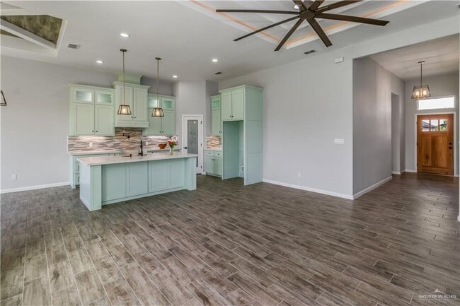 Photo - 13 Magnolia St