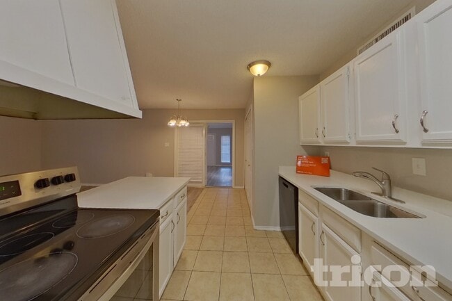 Photo - 7309 Hedge Dr