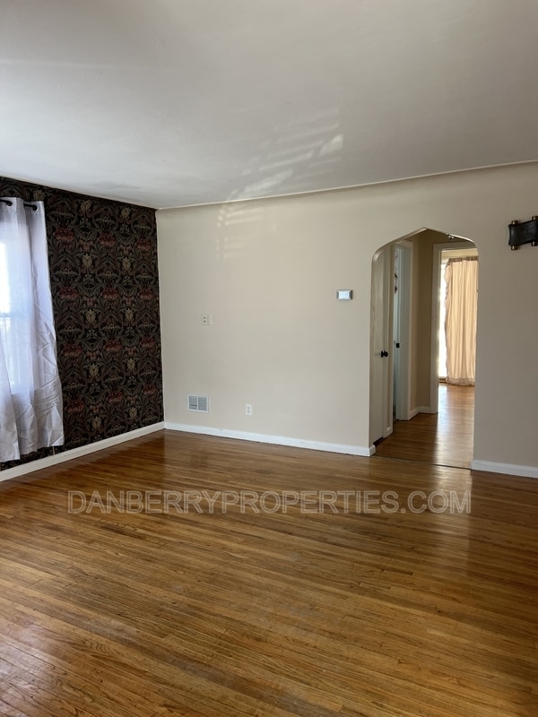 Photo - 2222 Rood St