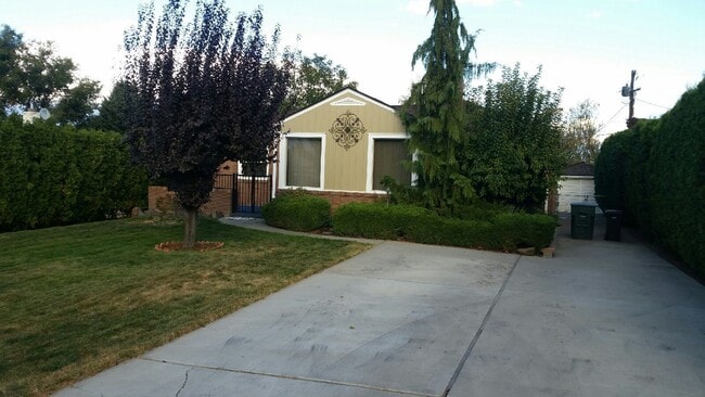 Building Photo - Darling Home in Historic Yakima Neighborhood