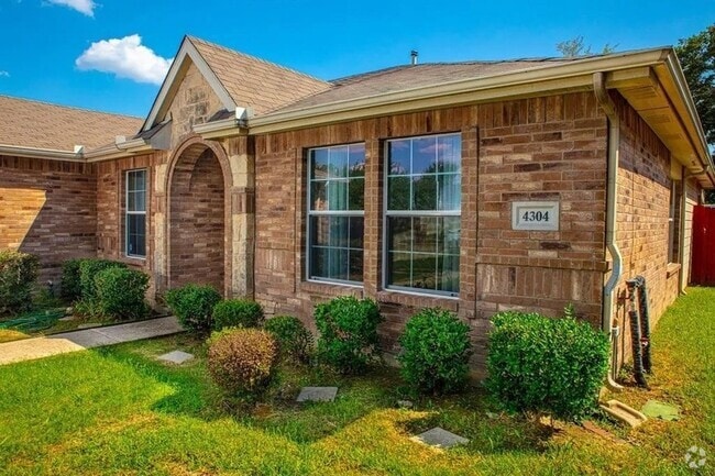Building Photo - 4304 Fieldwood Dr Rental