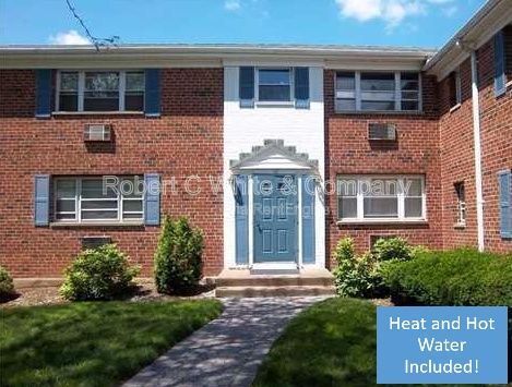 Building Photo - 10 Colonial Dr Unit C