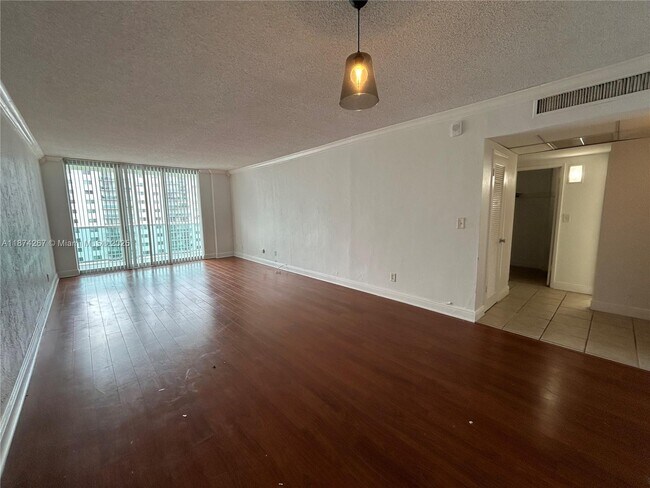 Photo - 19390 Collins Ave Unidad 1212