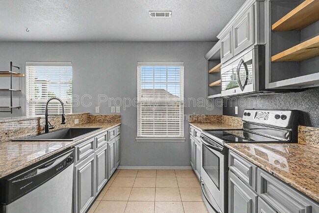 Photo - 3801 SW Gibson Ave