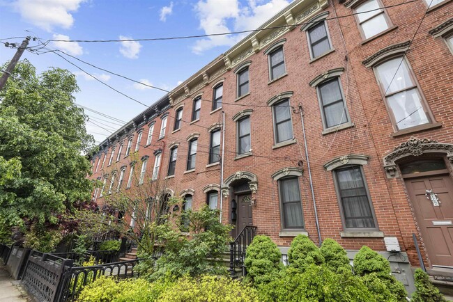 Photo - 211 York St Condo Unit 3