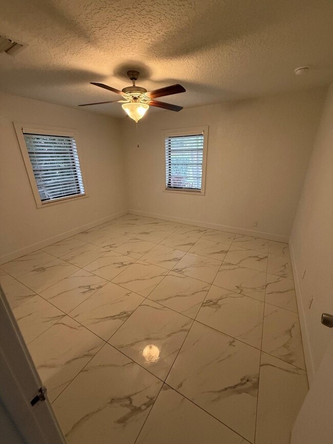 Photo - 741 Roseland Dr