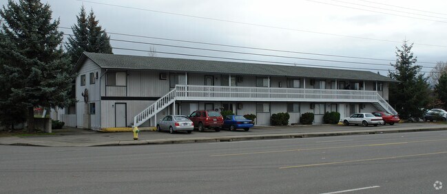 Bettis Apartments - Bettis Apartments