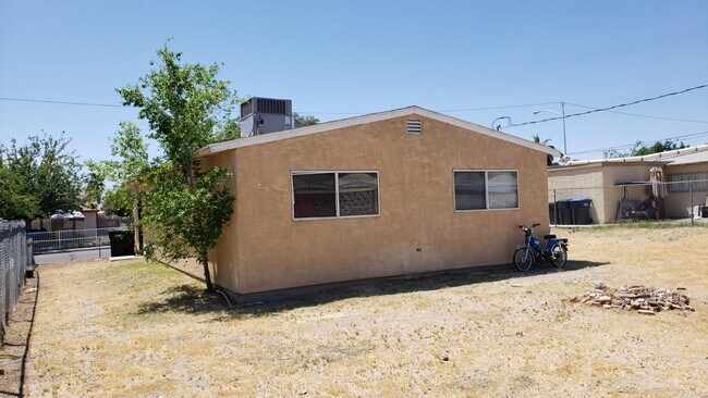 Photo - 328 Duchess Ave