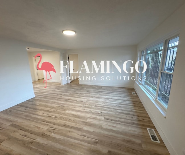 Photo - 305 Mercer Ave