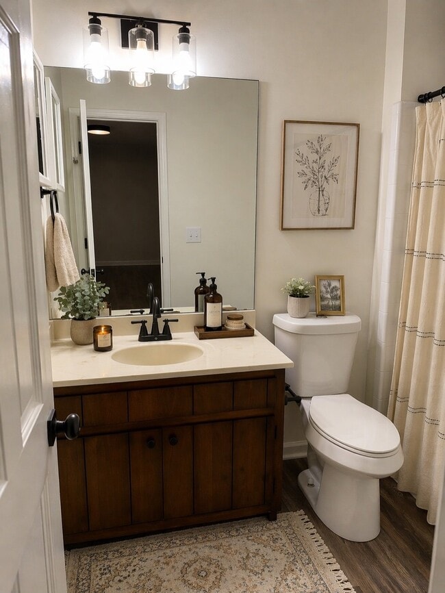 Photo - 574 Manning Rd SW