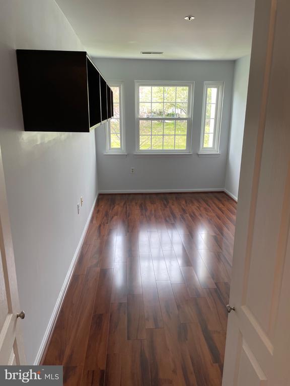 Photo - 8371 Montgomery Run Rd Unidad J