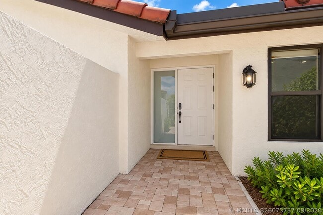 21460 Laguna Dr