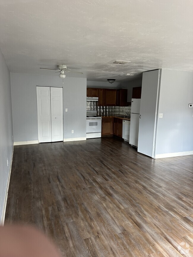Building Photo - 6141 NW 26th St Unit Pineridge Rental