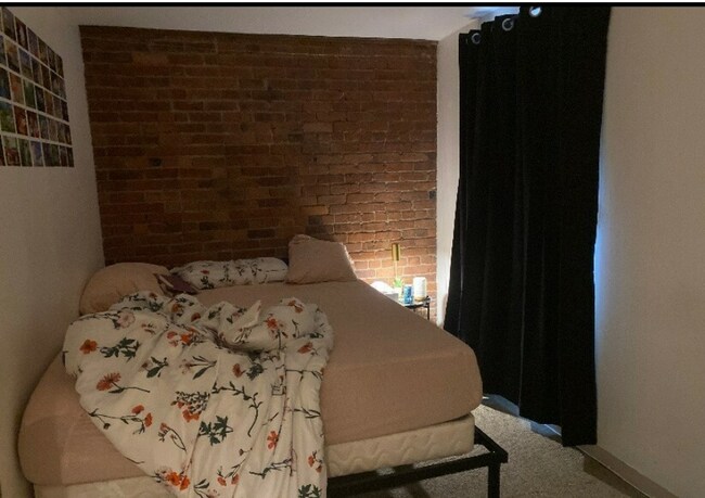 Photo - 103 Gainsborough St