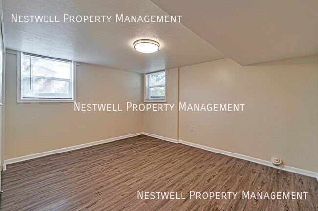 Photo - 1420 Spring Ln Unit B