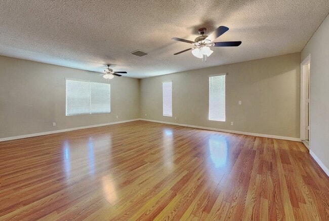 Photo - 4900 W Michigan Ave