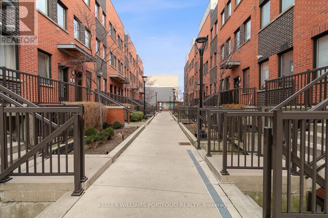 Photo - 869 Wilson Ave