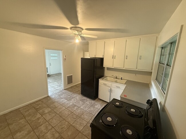 Photo - 903 Collinwood Ave