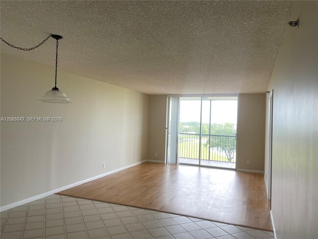 Photo - 3100 W Rolling Hills Cir Unit 502