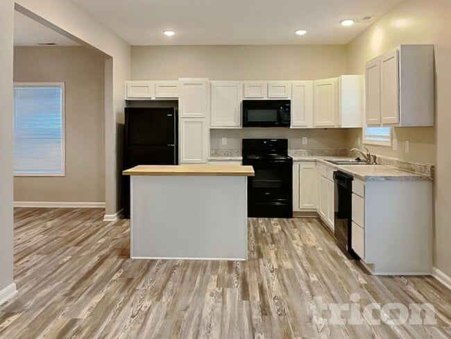 Photo - 1096 Tomahawk Pl