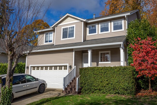 Building Photo - Three bedroom home with a bonus room and Air Conditioning - Built in 2000