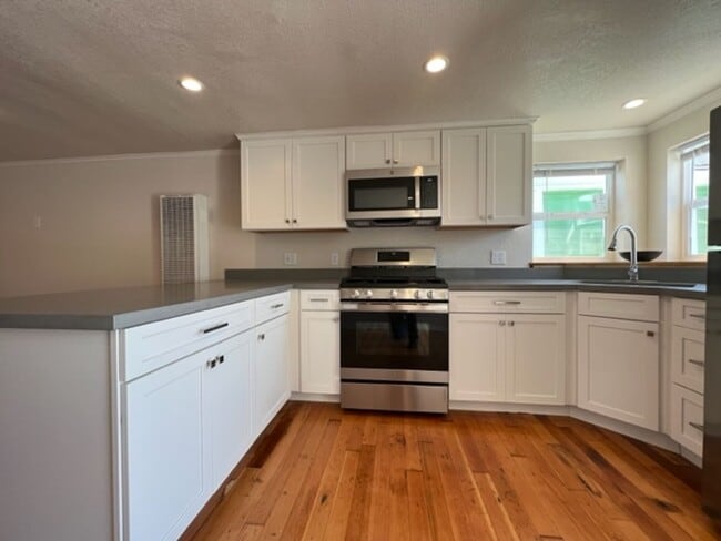Photo - East Eureka! Top to bottom remodel, 2/1 house w/ garage
