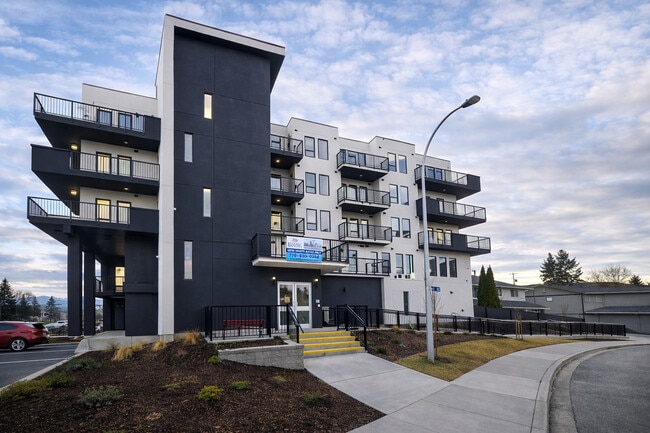 Building Photo - Hilltop Manors II