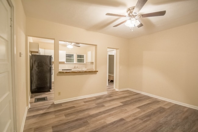 Photo - 37914 2nd St