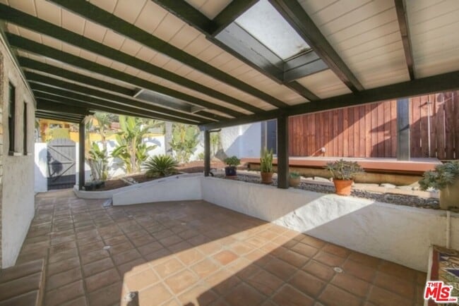 Photo - 2634 Lakewood Ave N