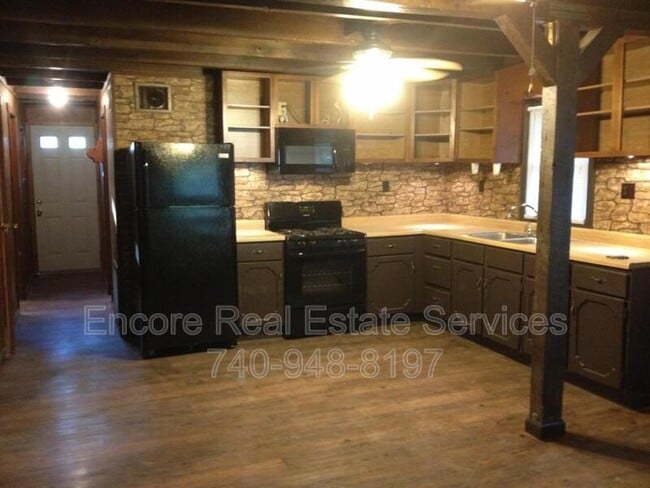 Photo - 52 Railroad St SW