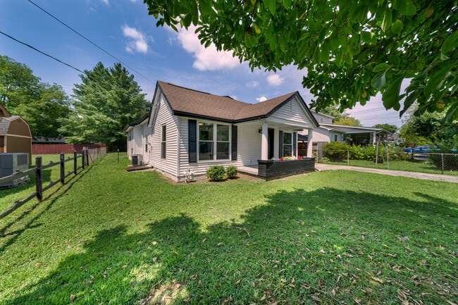 Photo - 212 McArthur Dr