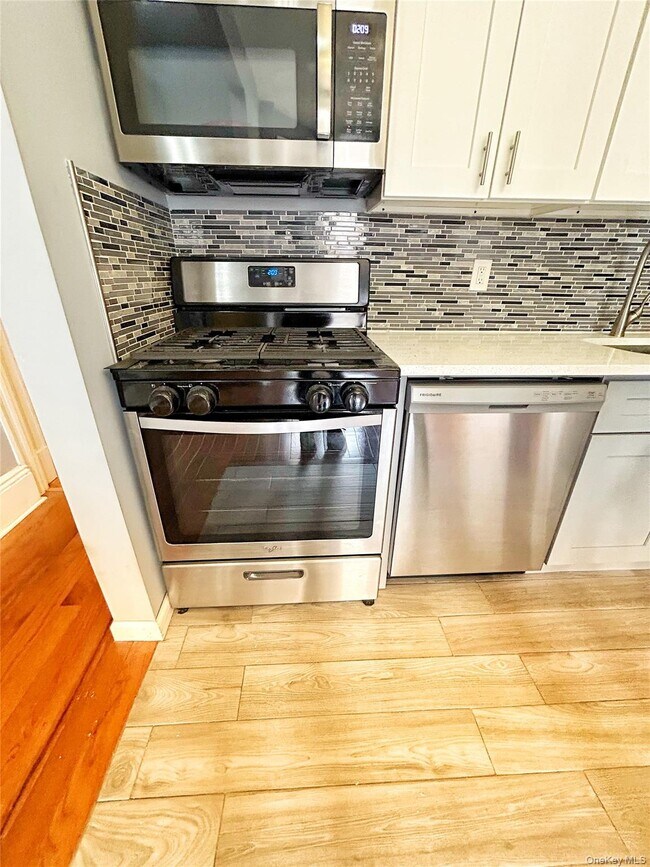 Photo - 1368 Teller Ave