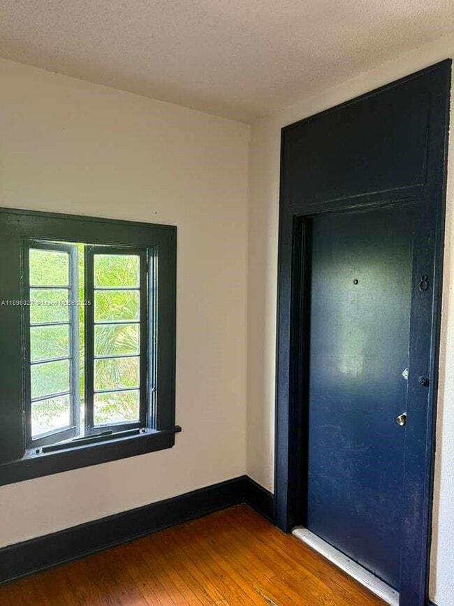 Photo - 124 Mendoza Ave Unidad 8