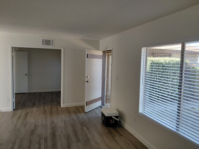 Building Photo - 210 S Orleans Ave Rental