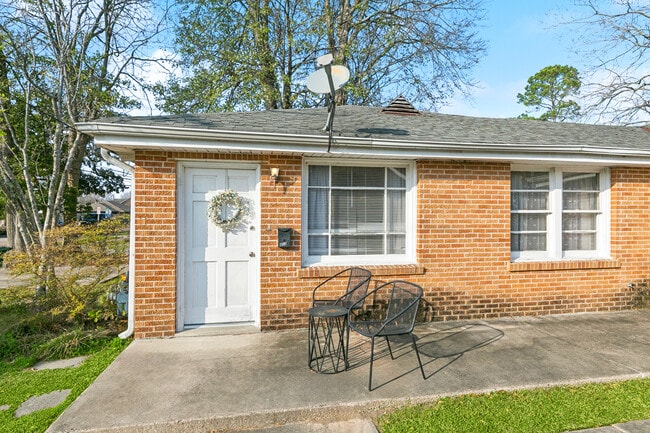 Photo - 453 Aurora Ave