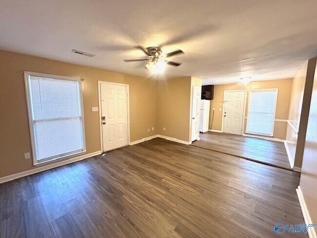 Photo - 1506 Medland Rd NW Unidad A