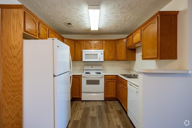 2BR, 2BA - 1,122SF - Kitchen