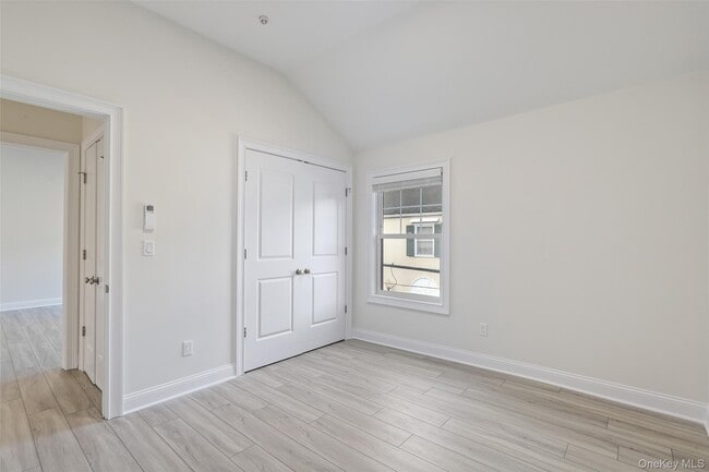 Photo - 225 Katonah Ave Unidad 2