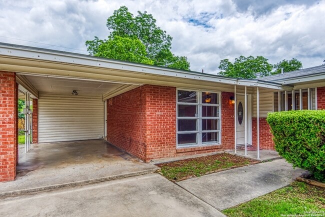 Photo - 211 Green Meadow Blvd