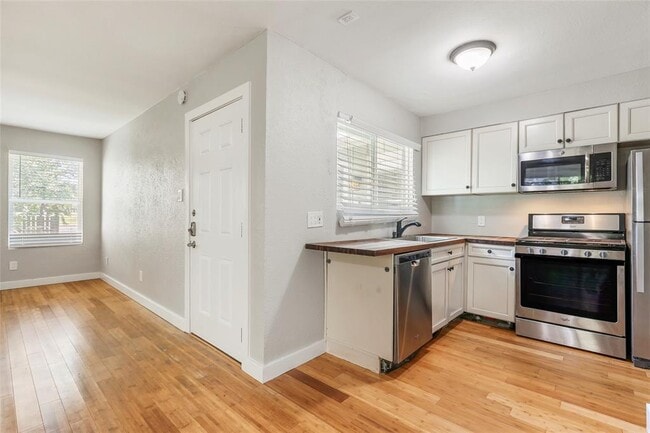 Photo - 2402 Berkeley Ave