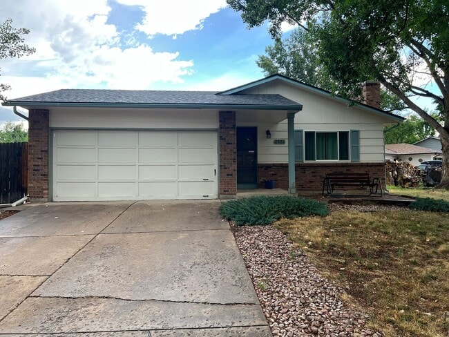 Building Photo - 2501 Charolais Dr